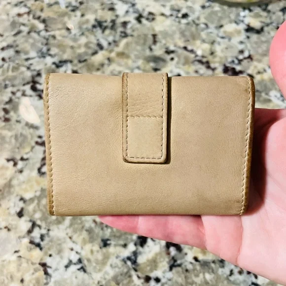 GUCCI Tan Leather Key Wallet 💯 AUTHENTIC - Picture 5 of 15